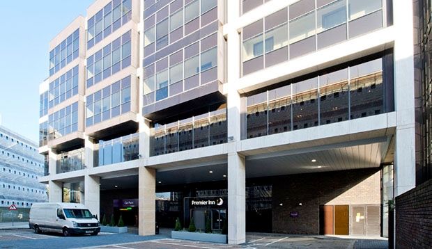 Premier Inn London Chiswick Exterior photo