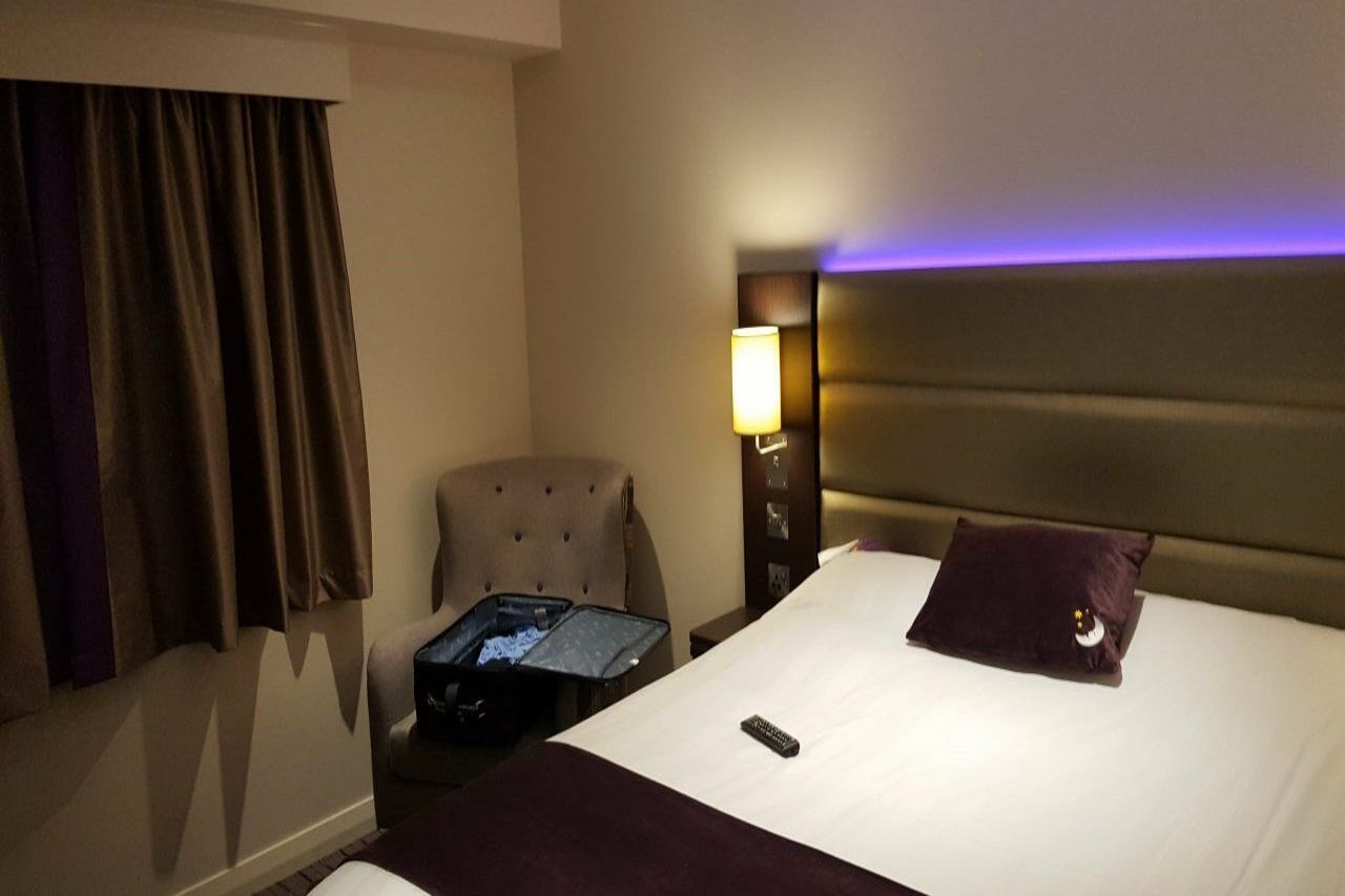 Premier Inn London Chiswick Exterior photo